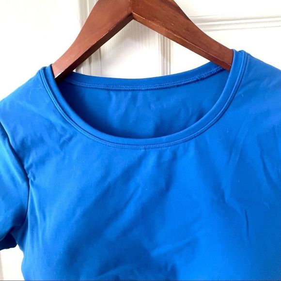 First health blue performance crop Top - Picture 5 of 11